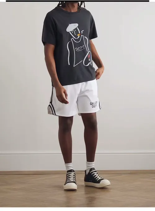 GALLERY DEPT. VENICE COURT SHORTS English mesh shorts Logo webbing wide-leg basketball shorts Black and white S-XL Original molding Loose wide-leg version American boys' first choice Breathable mesh fabric Superimposed soft material inside Comfortable and easy to match Custom-woven original consistent webbing/main mark/component wash mark Details are enlarged to follow